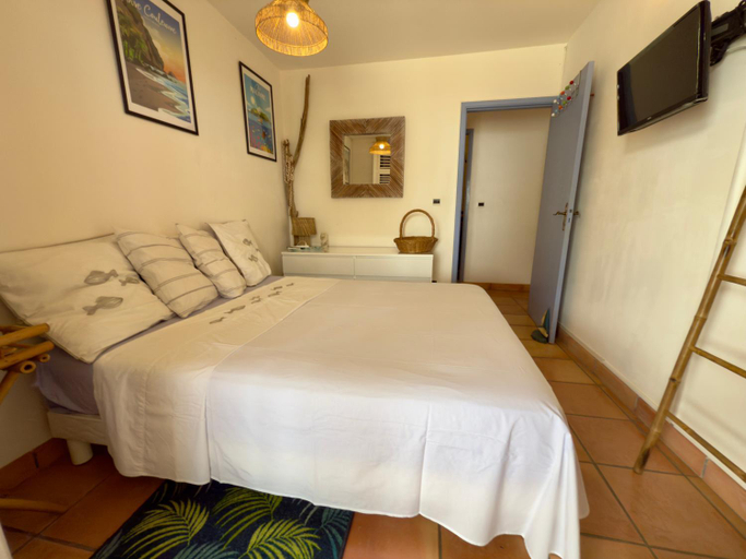 Bedroom 3, VILLA PASKEDRA, Case-Pilote