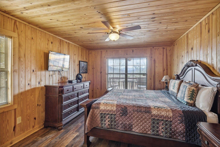 Bedroom 2, Barefoot Cabin 4 Bedroom Cabin by RedAwning, Sevier
