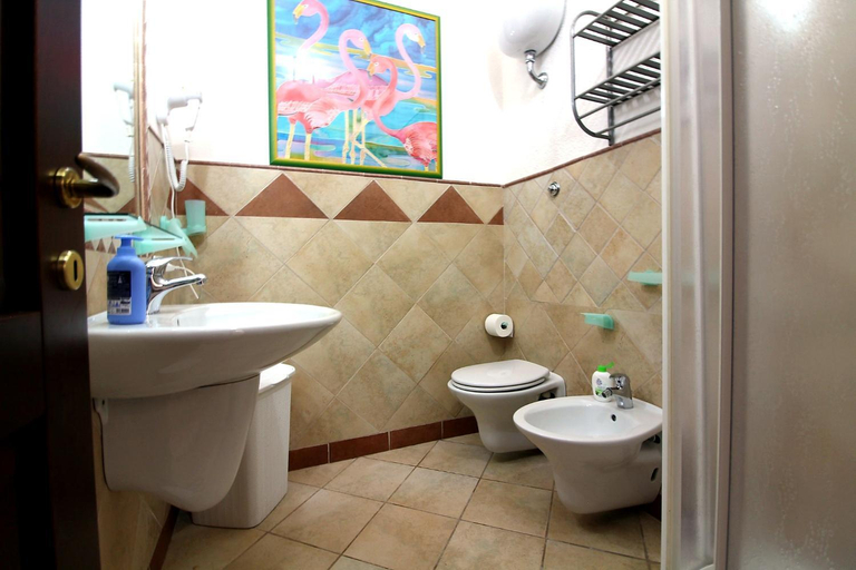 Bathroom 3, Kalema House, Cagliari