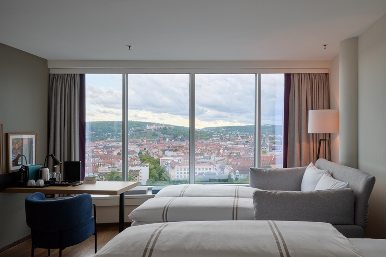 Bedroom 3, Premier Inn Würzburg, Würzburg