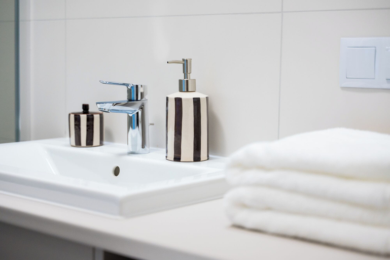 Bathroom 5, Resi Apartments, Gdańsk City