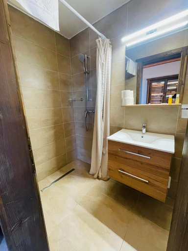Bathroom 3, Szekelyfold Fogado, Joseni
