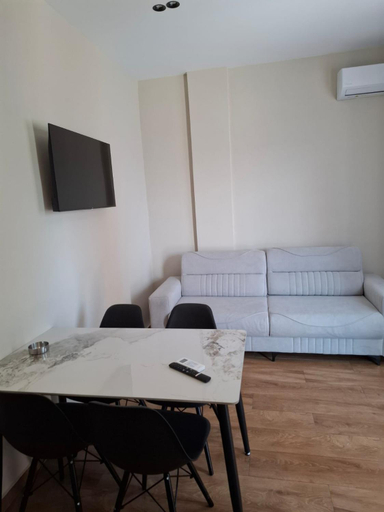 Others 5, Lungomare Apartamete, Vlorës