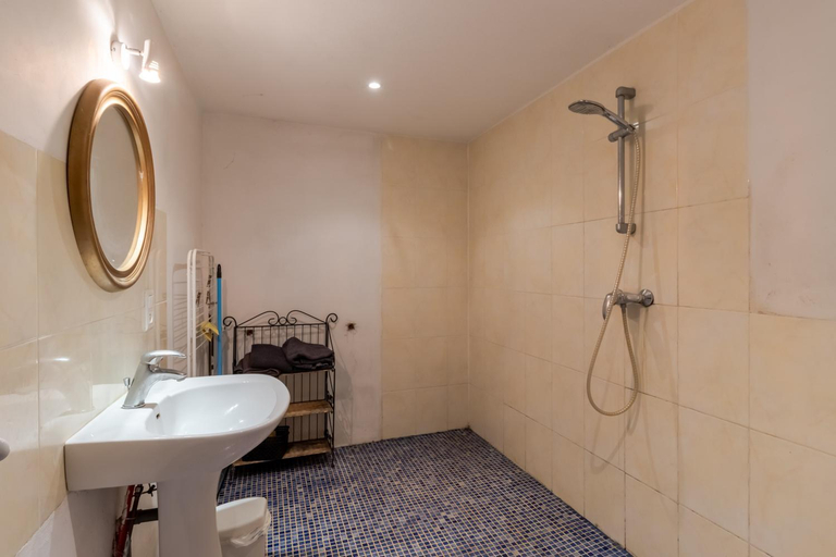 Bathroom, Centre Equestre Du Passe Temps, Lot
