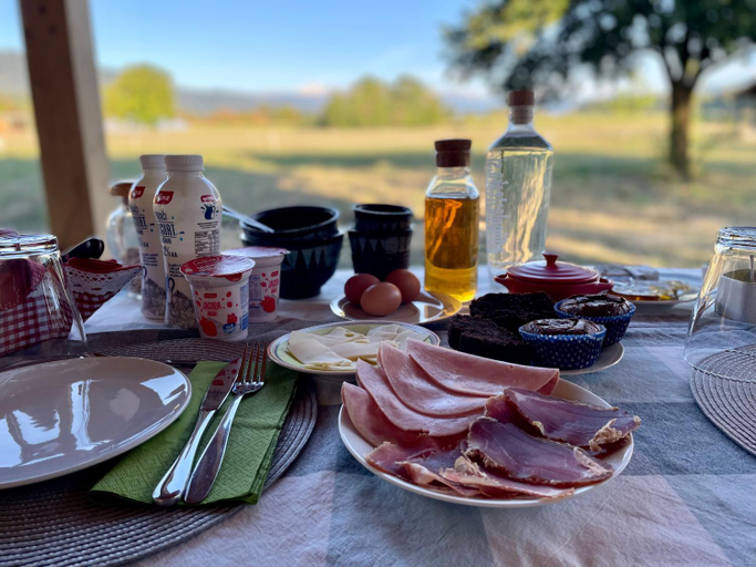 Food & Drinks, B&B Woodhouse, Radovljica