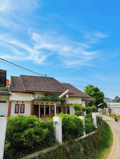 Exterior 2, Cozzy Villa Pangi, Bandung