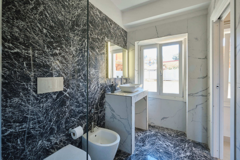 Bathroom 2, Luxury Vatican Suites, Rome