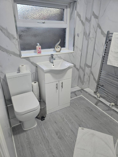 3, House 5 minutes from Sefton Park, Sefton