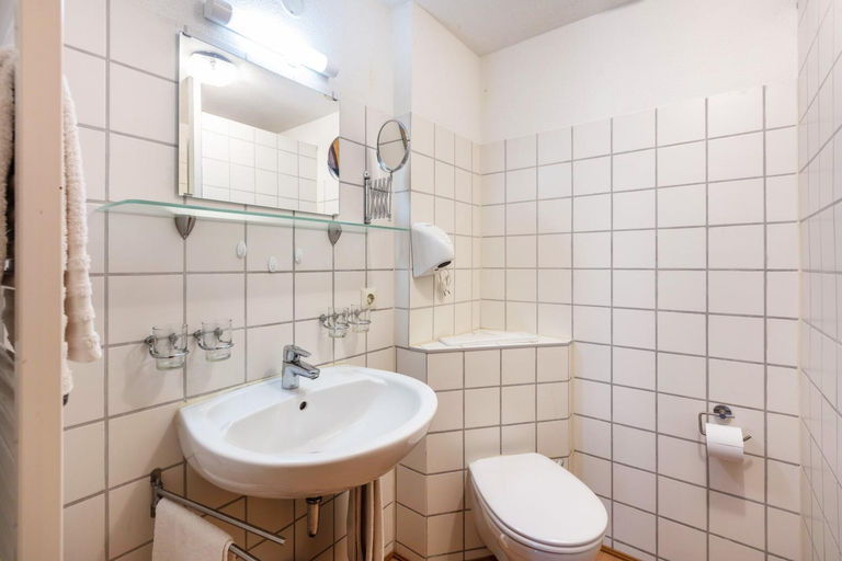 Bathroom 3, Haus Maria, Lörrach