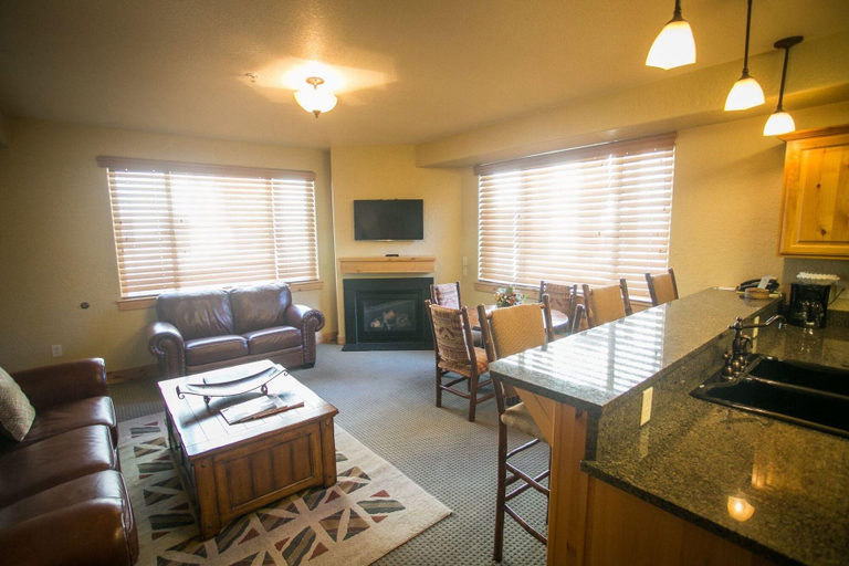 Others 5, Silverado Lodge with Easy Pool Access by RedAwning, Summit
