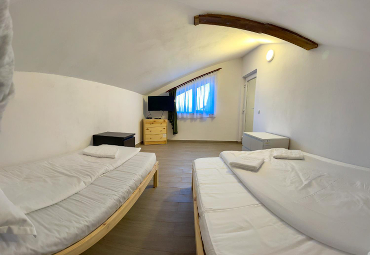 Bedroom 1, Casa de la Balta, Rieni