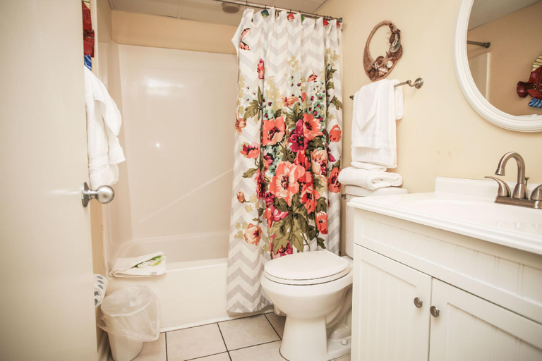 Bathroom 3, Aquavista Beach Resort By Panhandle Getaways, Bay