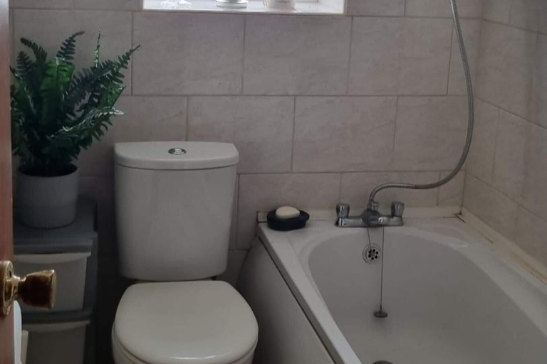 Bathroom, Ground Floor 1-bed Flat, Parking, Edgware, London
