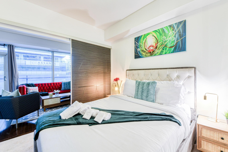 Room 2, Aster Bay Hotel, Toronto