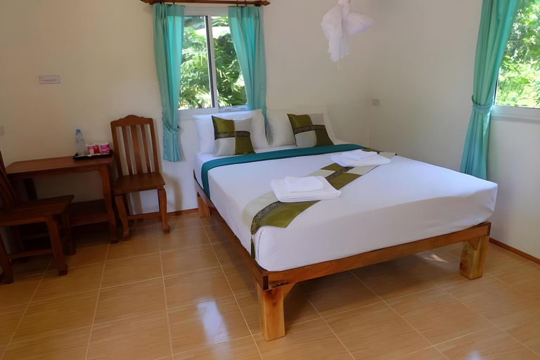 Bedroom 2, Khaosok Bamboo Huts Resort, Phanom