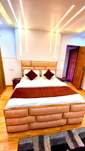 Bedroom 3, The Mountain Vault, Solan