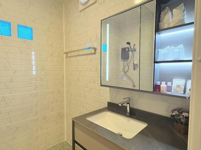 Bathroom 3, IP PlUS BEACH RESORT, Pattaya