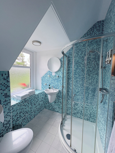Bathroom 4, Glenan Lodge Self Catering, Highland
