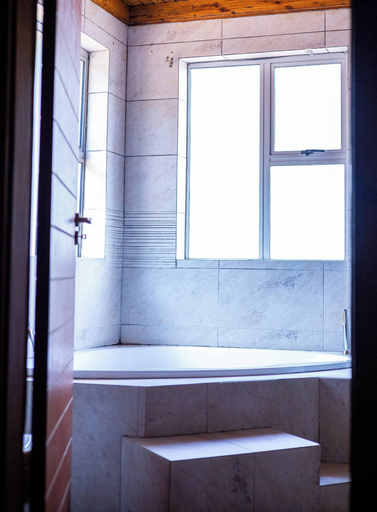 Bathroom 2, Room-luxurious Ensuite - A, City of Johannesburg