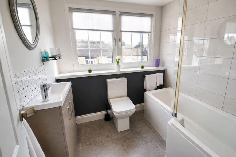Bathroom 4, Clifton Guest House, North Tyneside