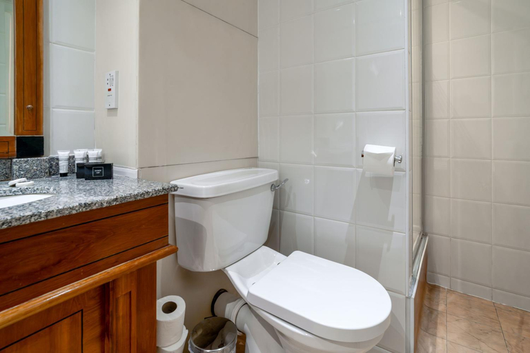 Bathroom 5, Royal Bath Hotel, Bournemouth
