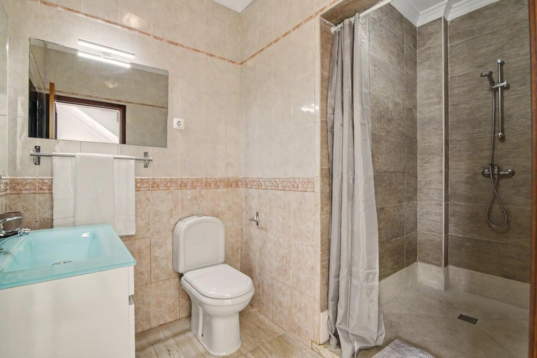 Bathroom 4, Villa Cordyline, Albufeira