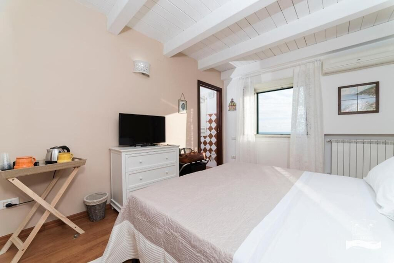 Bedroom 3, Palazzo Carrano, Salerno