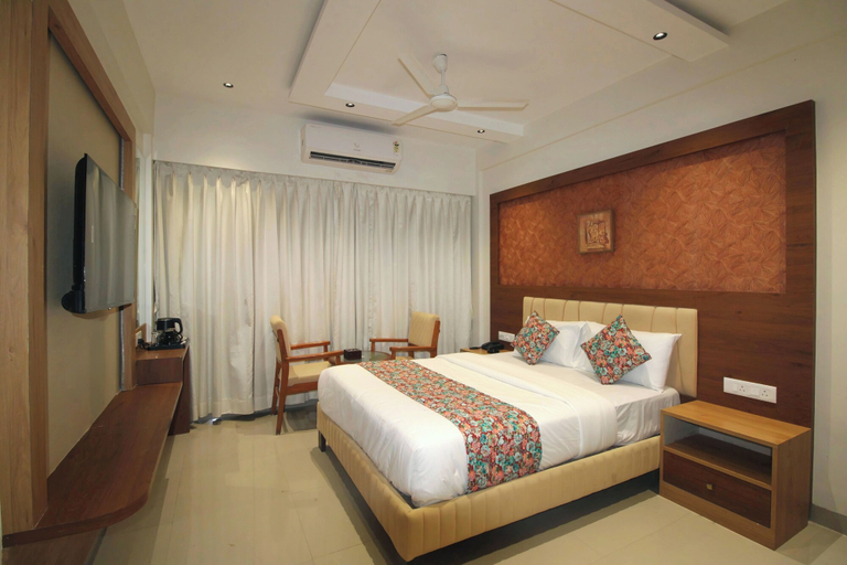 Room 5, Hotel Sai Residency, Raigarh