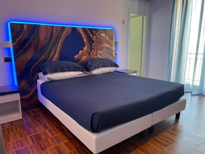 Bedroom 3, Tribus Boutique Hotel, Napoli