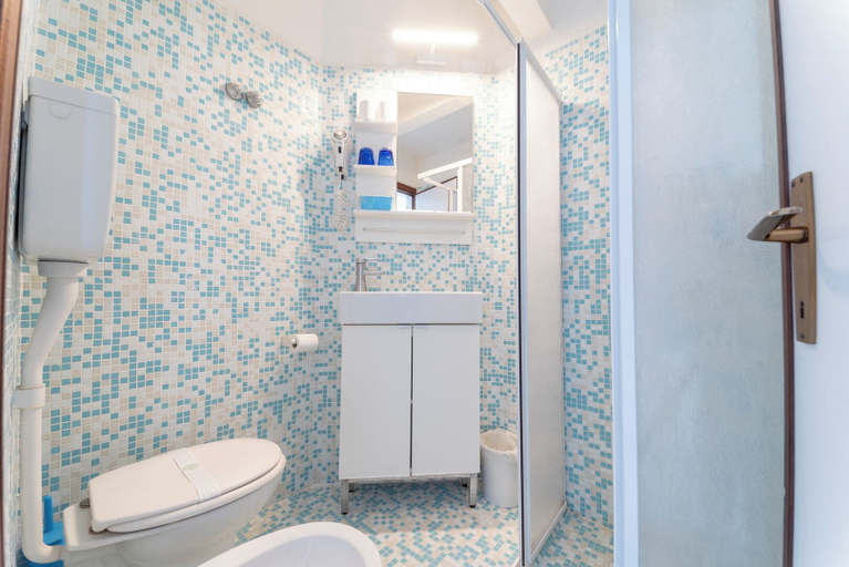 Bathroom 4, Hotel Giorgetti Orange, Rimini