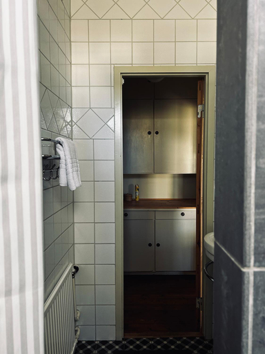 Bathroom 5, Mellby 11 Bed & Breakfast, Simrishamn