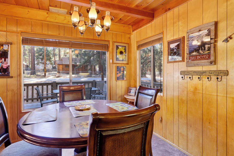 Food & Drinks, Paradise in cedar #2095, San Bernardino