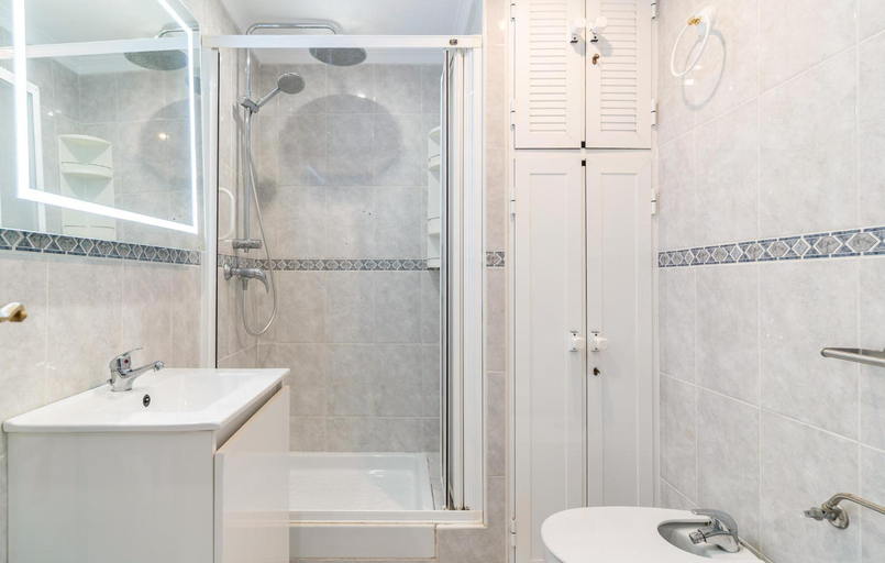 Bathroom, Cozy Apartment in Fuengirola! Basta lage, Málaga