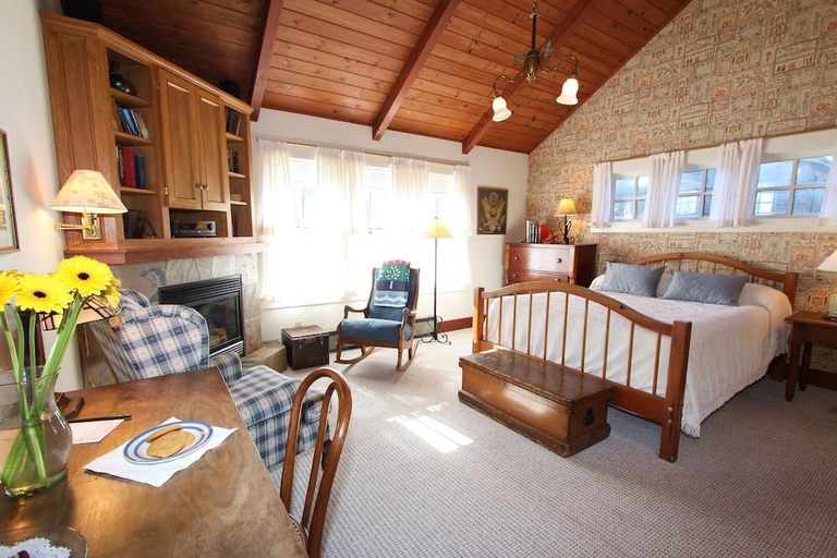 Bedroom 2, Joshua Grindle Inn, Mendocino