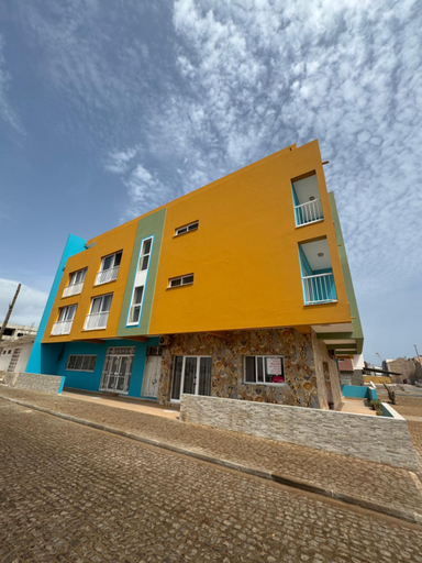 Exterior & Views 1, Beauty Plaza Suites