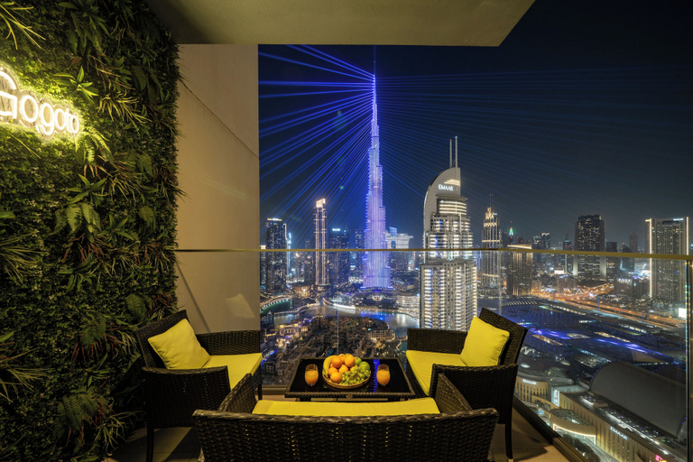 Property grounds 2, Luxury 3.5BR Burj Khalifa LED View, Dubai