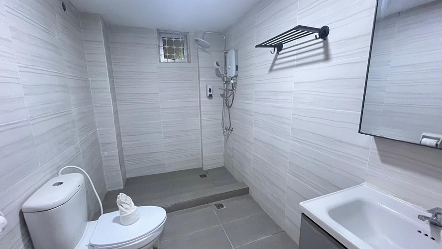 Bathroom 3, Grand City Hotel Tawau, Tawau