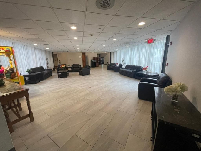 Lobby sitting area, FairBridge Inn & Suites Independence, Cuyahoga