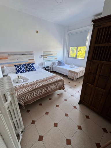 Bedroom 4, Hostal El Torero, Madrid