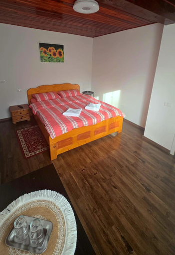 Bedroom 2, La Stermin, Vistea De Jos