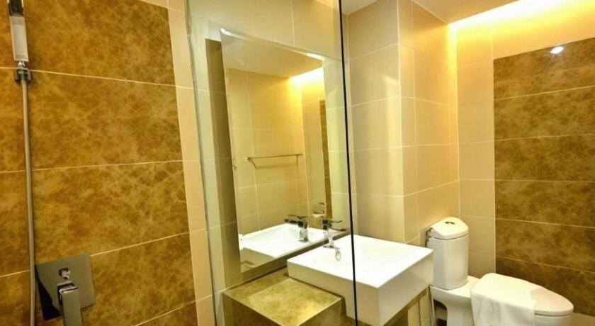 Bathroom 4, Eminent Hotel, Penampang