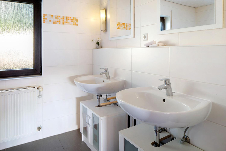 Bathroom 4, Haus Wintersonne, Breisgau-Hochschwarzwald