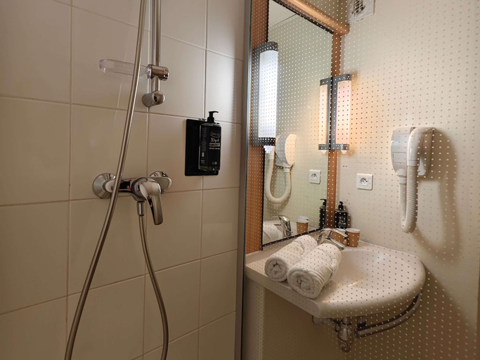 Bathroom 4, ibis Metz Centre Gare, Moselle