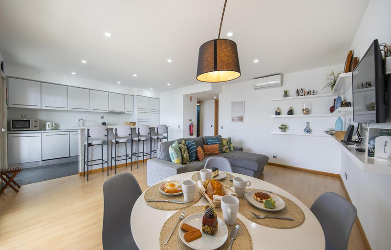 Food & Drinks 5, B19 - Marina Club Apartment, Lagos