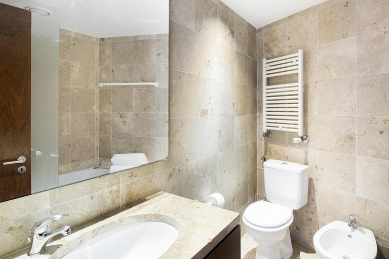 Bathroom 4, The Príncipe Real Lisbon Apartment, Lisbon