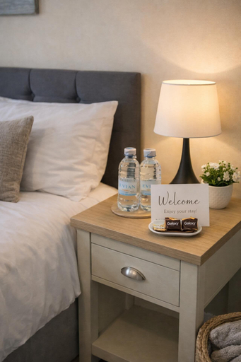 Room 5, Sleeps8-familyfriendly-freeparking-30mintoheathrow, Wokingham