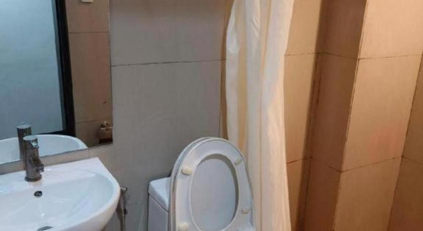 Bathroom 5, Grand Astoria Hotel, Zamboanga City