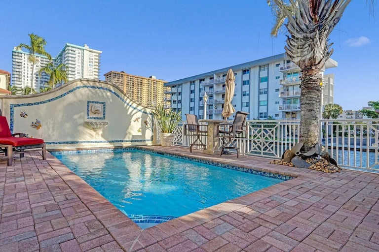 Interior 3, 518 Massive Waterfront Home With Pool!, Miami-Dade