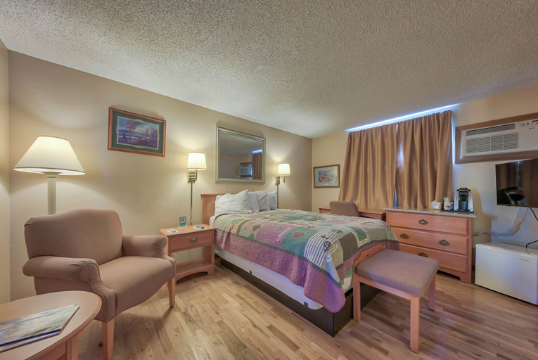 Bedroom 4, A Western Rose, Park