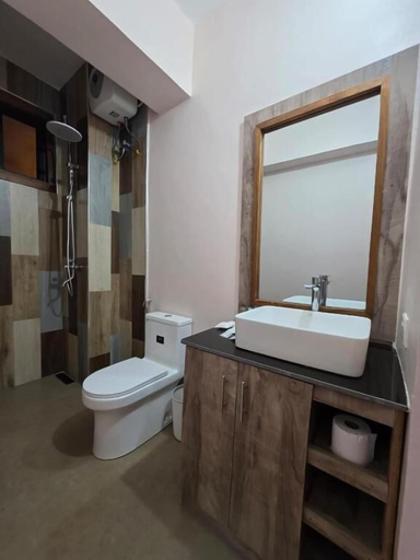 Bathroom 2, The CRADLE, Ilala